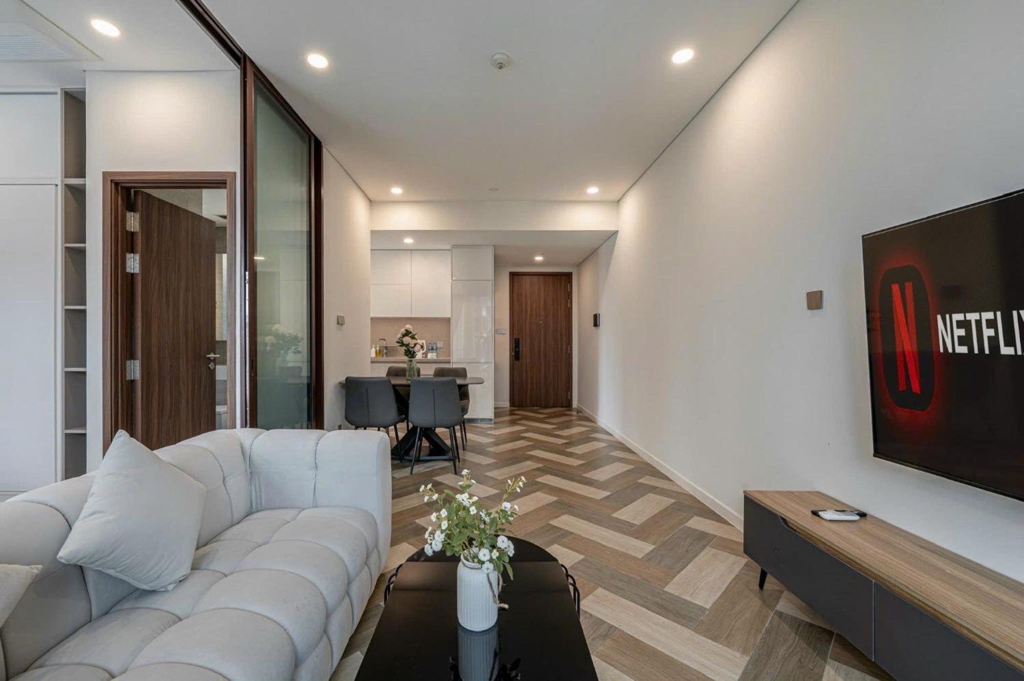 Apartment Metropole Thu Thiem - Luna - Chic, Unbeatable Location, Great Value!!! *