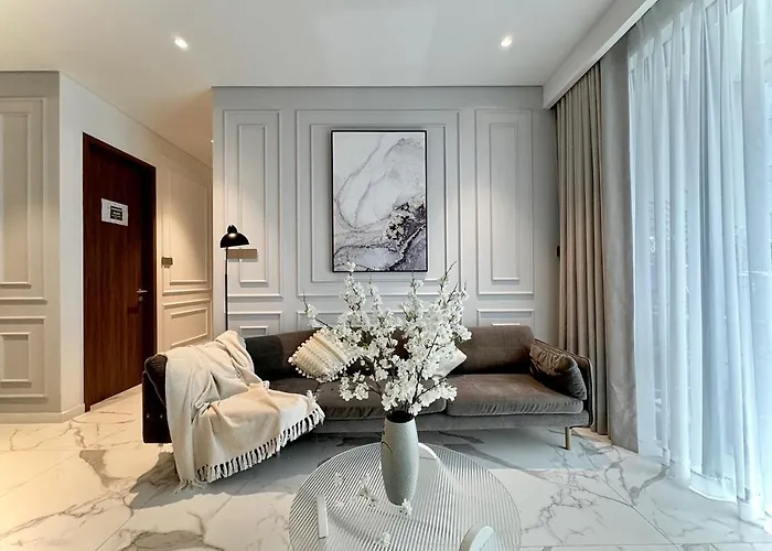 Metropole Thu Thiem - Luna Apartment - Chic, Unbeatable Location, Great Value!!!