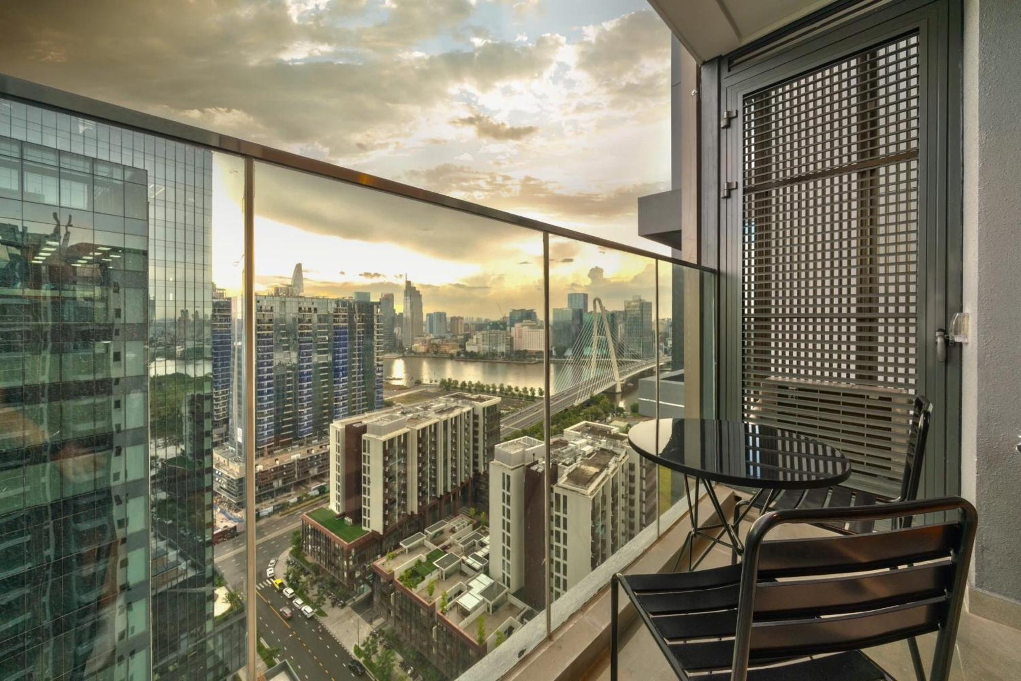 Metropole Thu Thiem - Luna - Chic, Unbeatable Location, Great Value!!! *
