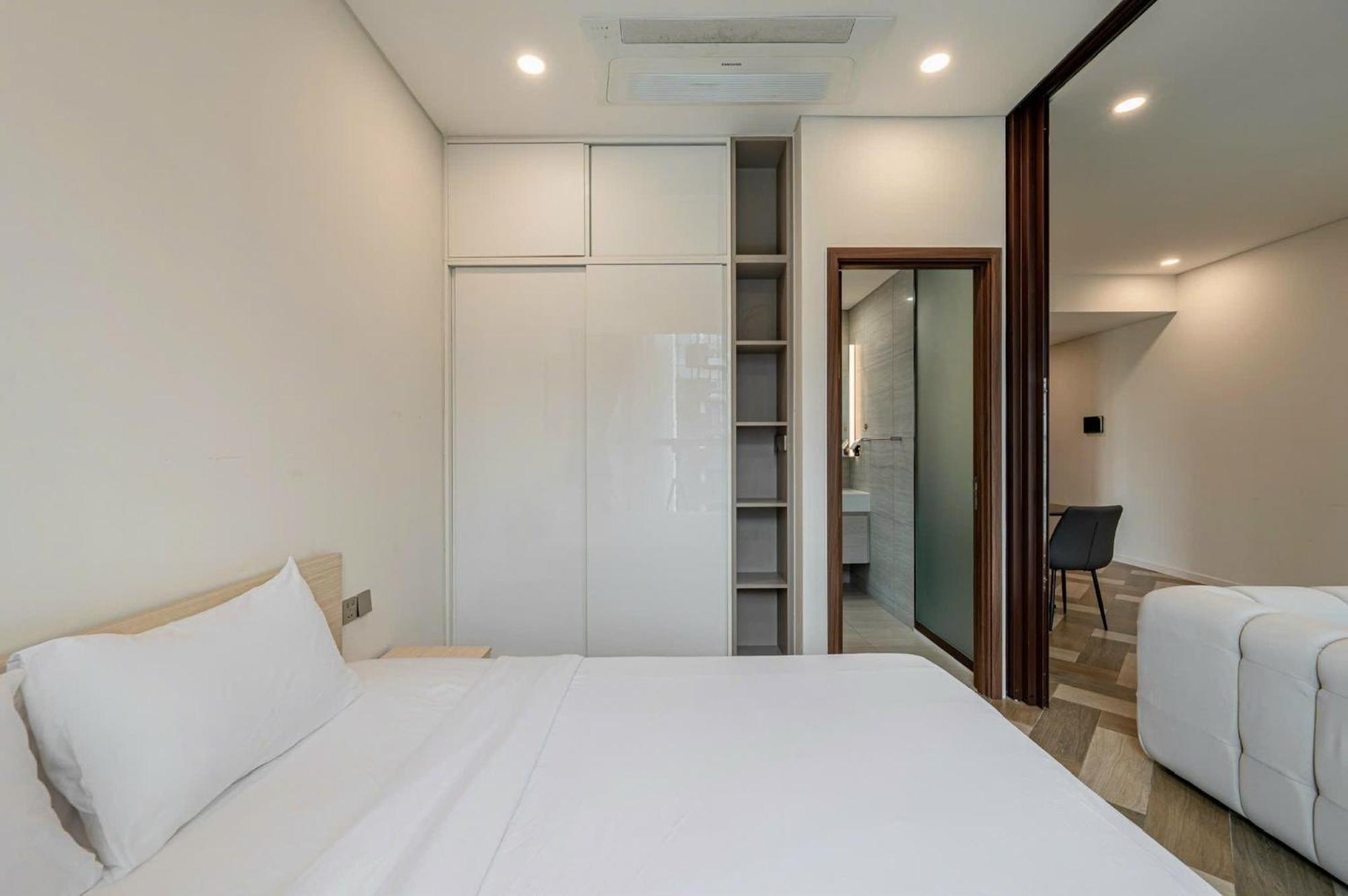 Metropole Thu Thiem - Luna - Chic, Unbeatable Location, Great Value!!! *